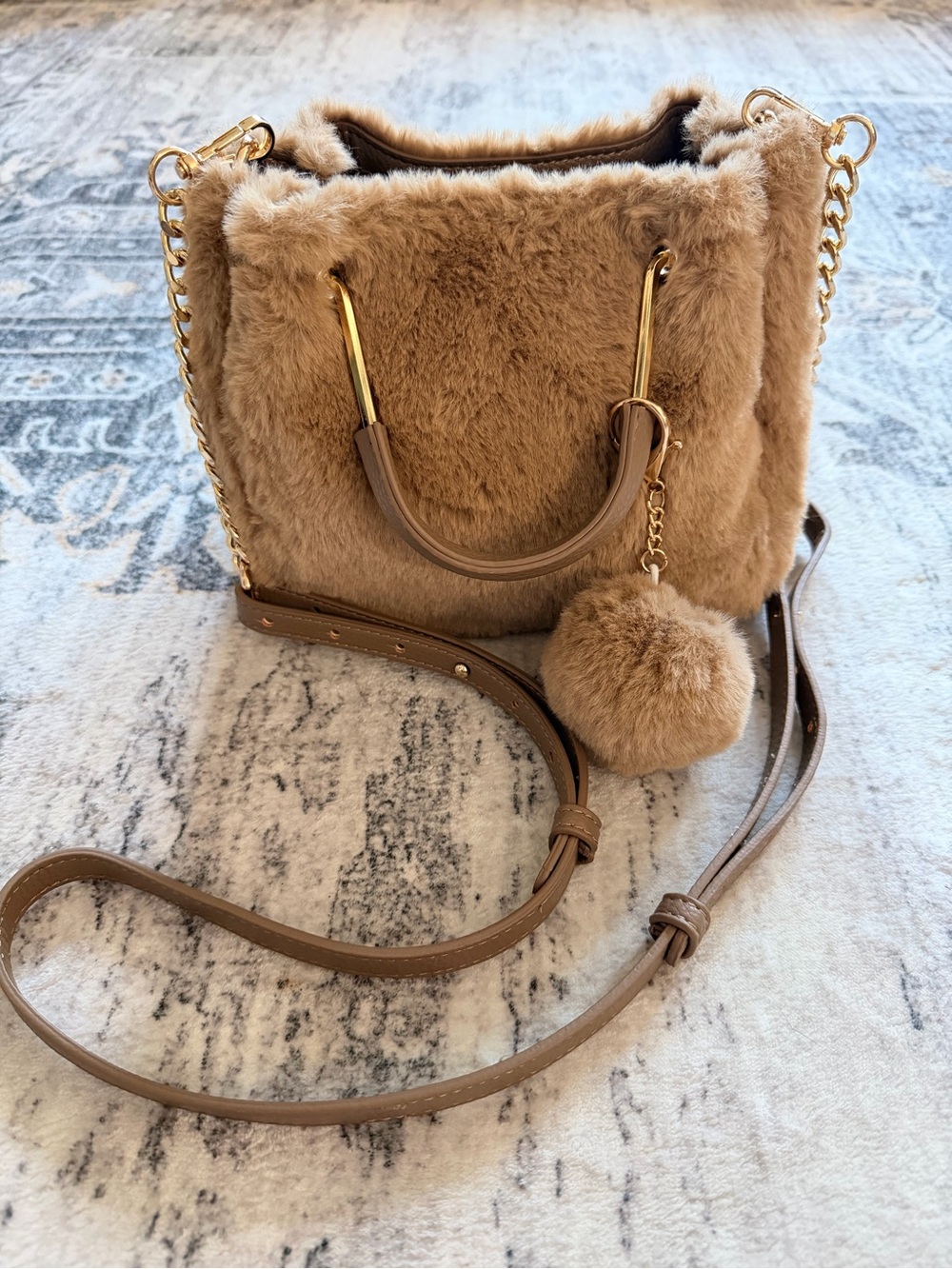 Isaac Mizrahi Faux Fur Crossbody Tote in Camel with Pom Charm